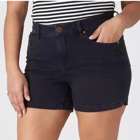 Lane Bryant Black Denim Mid-Rise Signature Midi Shorts Flex Magic Waist Band 18 - Picture 1 of 12